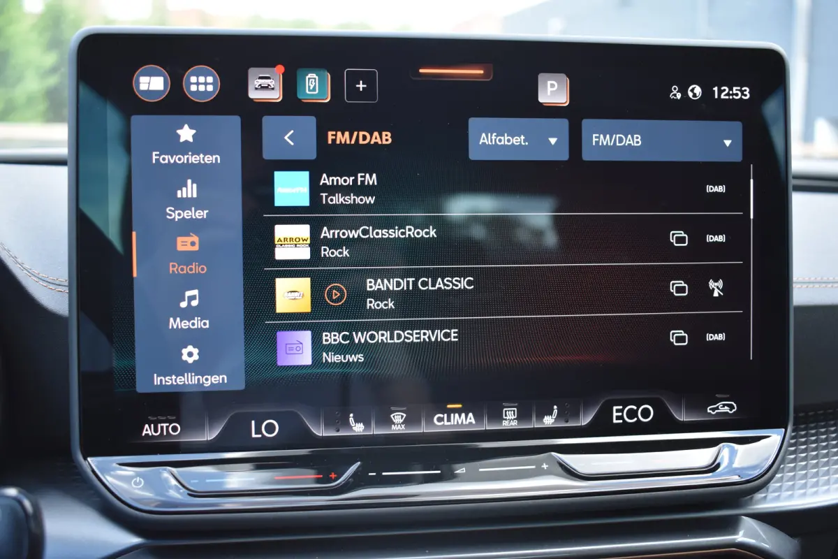 1.5 TSI e-Hybrid 204PK PHEV | Achteruitrijcamera | ACC | Elektrische achterklep | Verwarmd stuurwiel | Afneembare trekhaak | CUPRA FABRIEKSGARANTIE | NIEUWE AUTO
