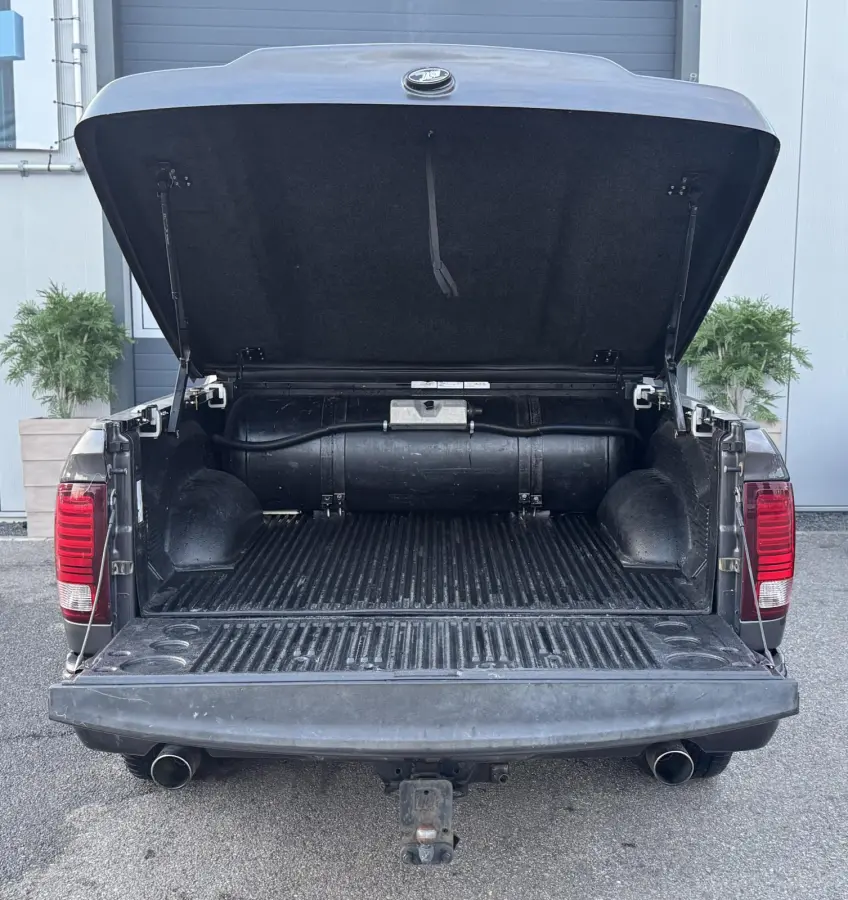 1500 5.7 V8 Quad Cab 6'4 / NIEUWE MOTOR  / SPORT / 4X4 / NAP /PRINS LPG / 200L TANK /
