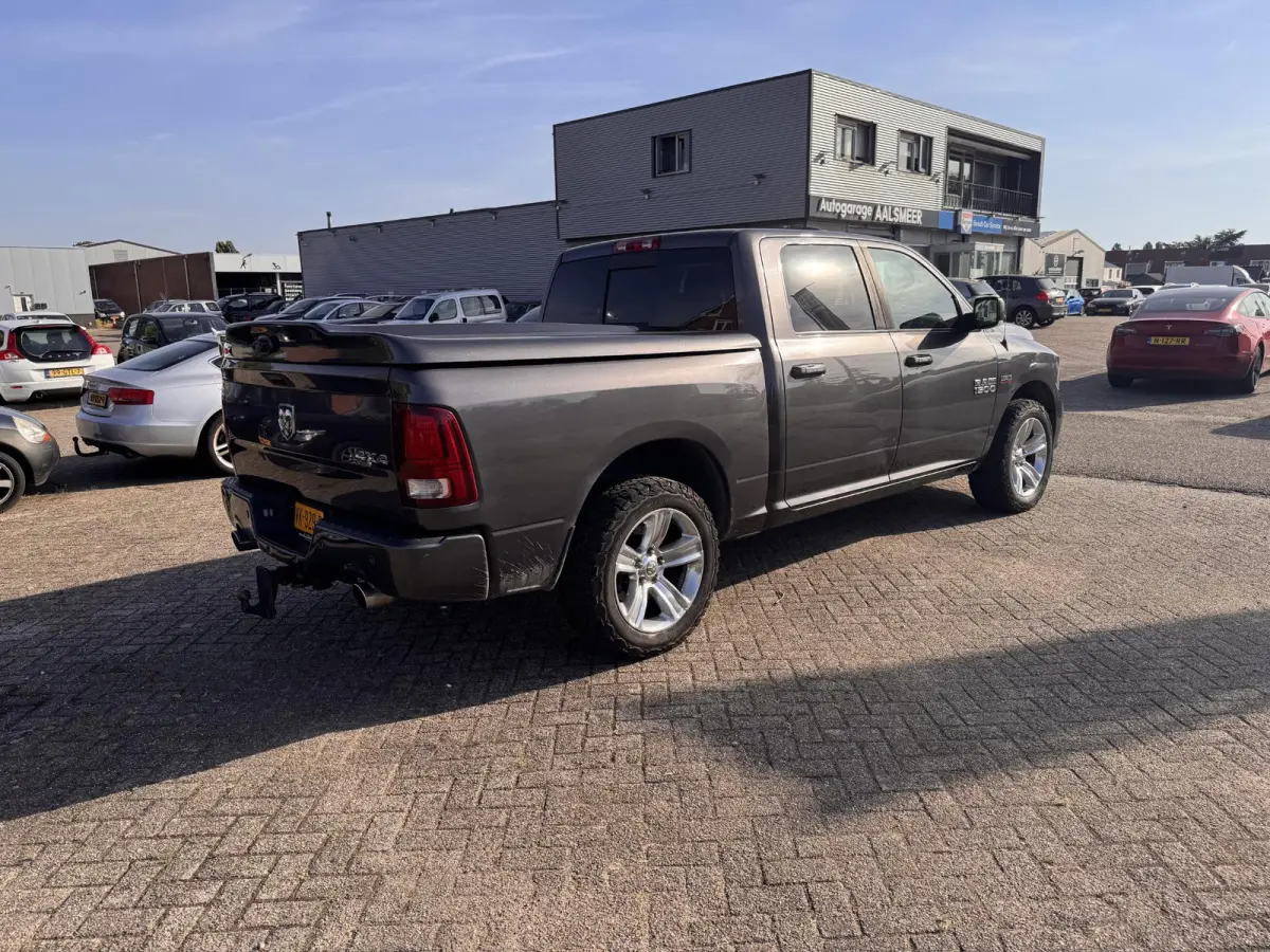 1500 5.7 V8 Quad Cab 6'4 / NIEUWE MOTOR  / SPORT / 4X4 / NAP /PRINS LPG / 200L TANK /