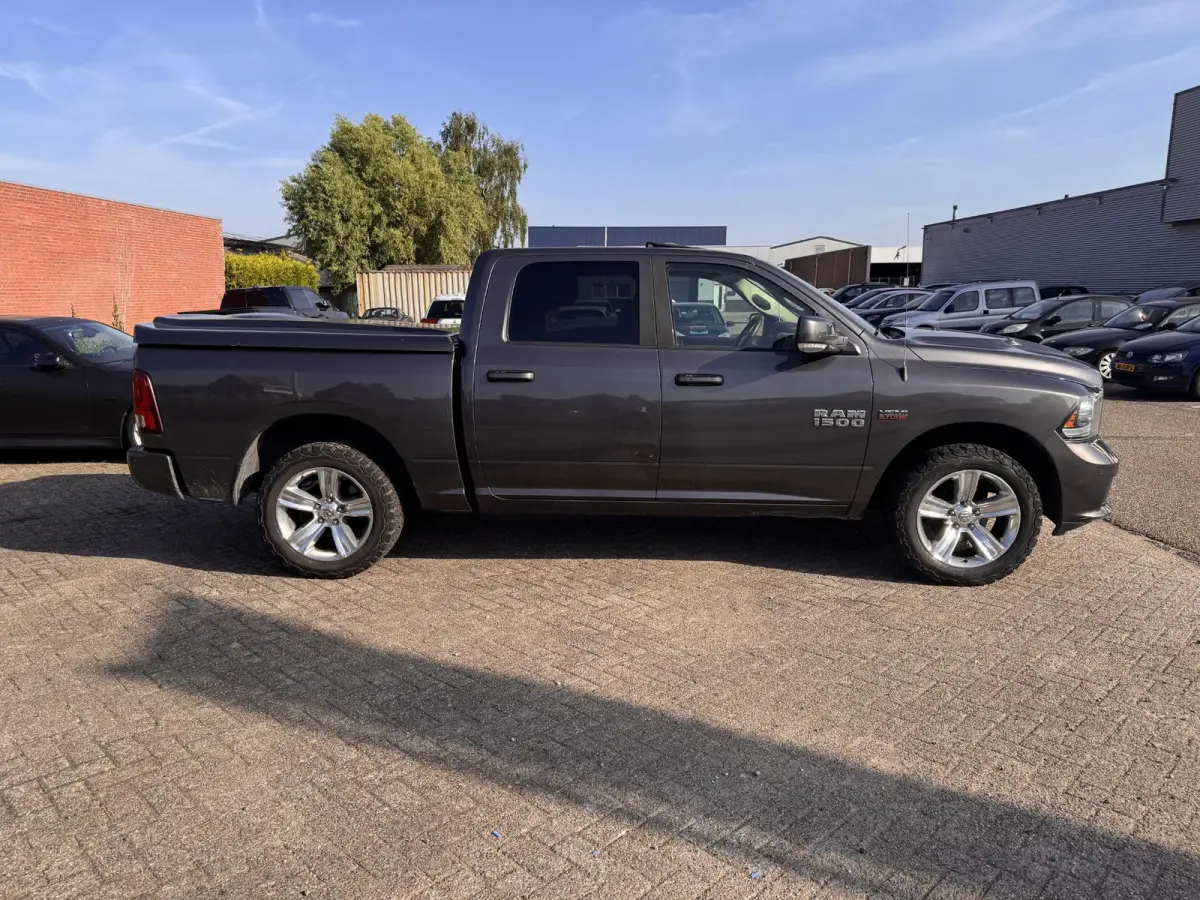 1500 5.7 V8 Quad Cab 6'4 / NIEUWE MOTOR  / SPORT / 4X4 / NAP /PRINS LPG / 200L TANK /
