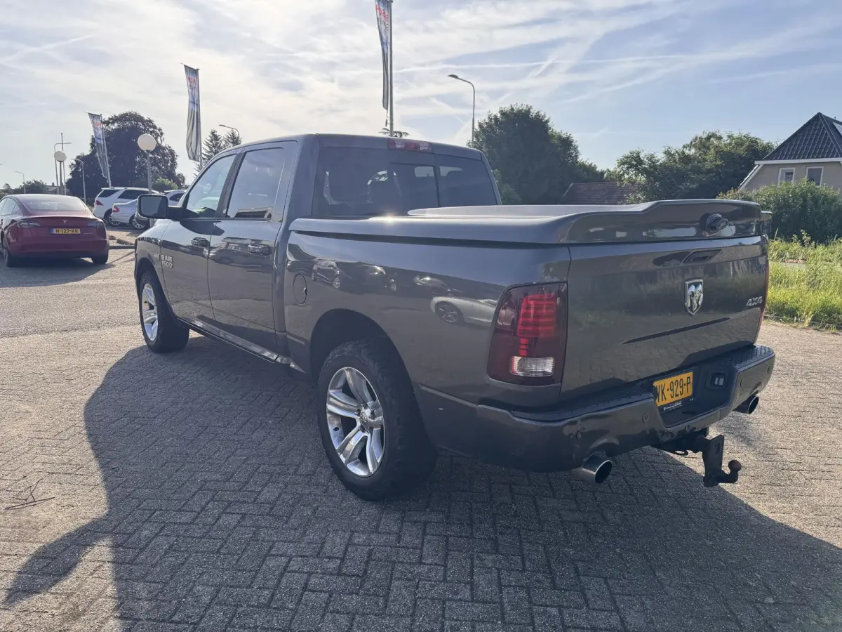 1500 5.7 V8 Quad Cab 6'4 / NIEUWE MOTOR  / SPORT / 4X4 / NAP /PRINS LPG / 200L TANK /
