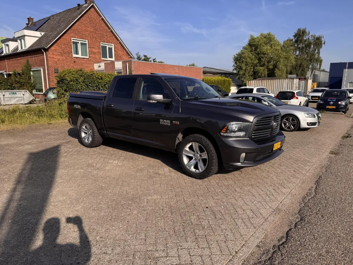 1500 5.7 V8 Quad Cab 6'4 / NIEUWE MOTOR  / SPORT / 4X4 / NAP /PRINS LPG / 200L TANK /