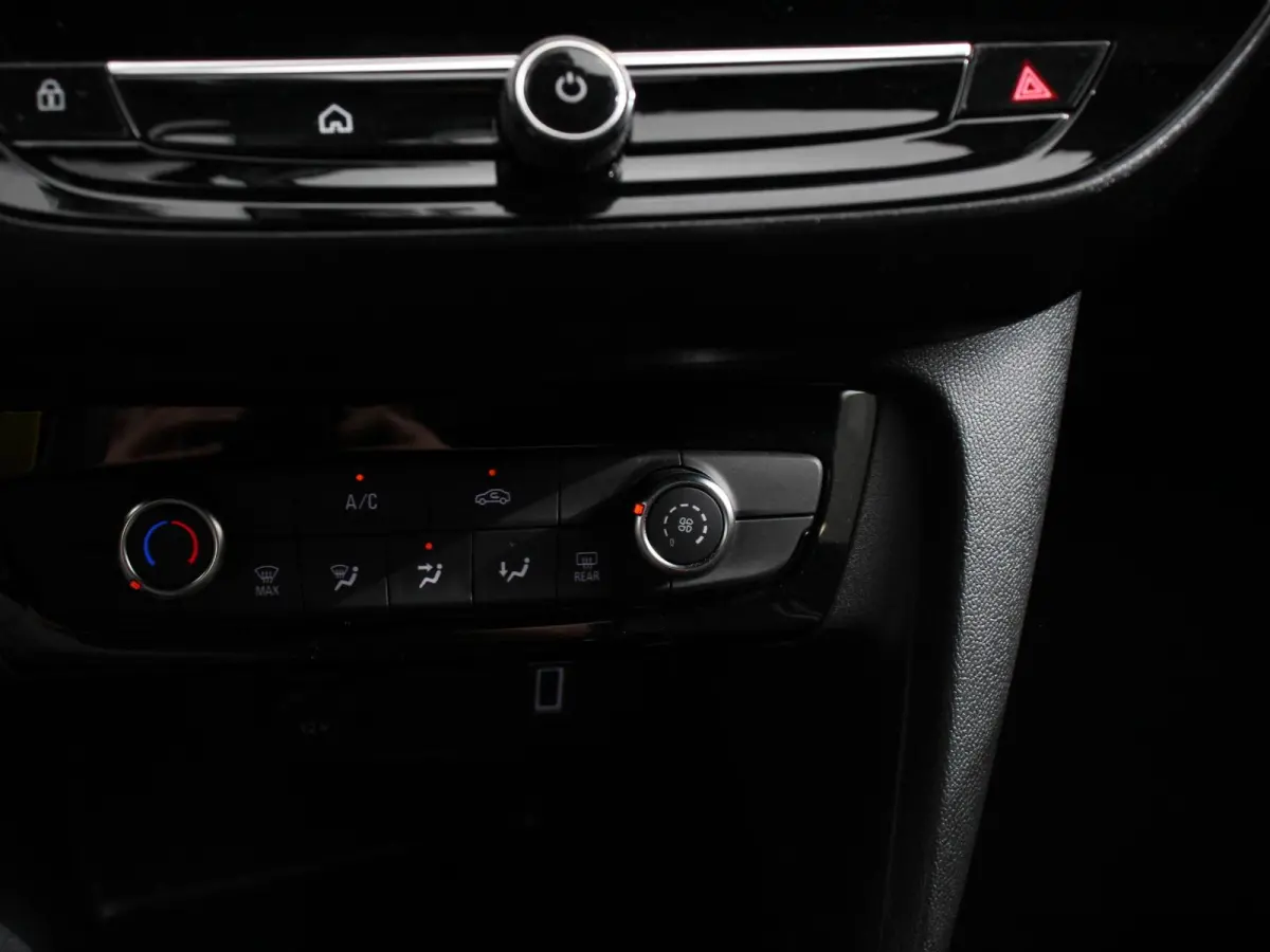 1.2 Turbo 100pk Automaat Hybrid GS-Line Navigatie Apple Carplay/Android Auto Digitale Cockpit Airco Cruise Control Lichtmetalen Velgen Dab