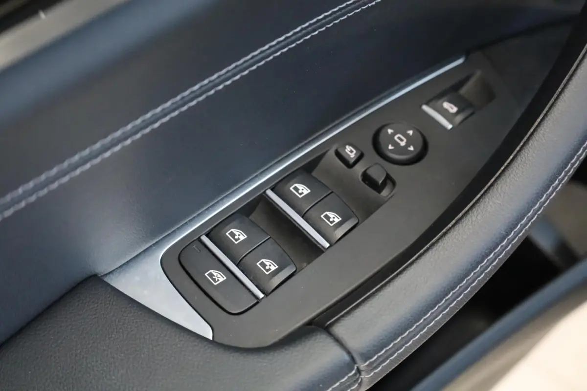 xDrive30e High Executive | M Sportpakket | SOH 93,3% | Panoramadak | Elektr. Trekhaak | Hi-Fi