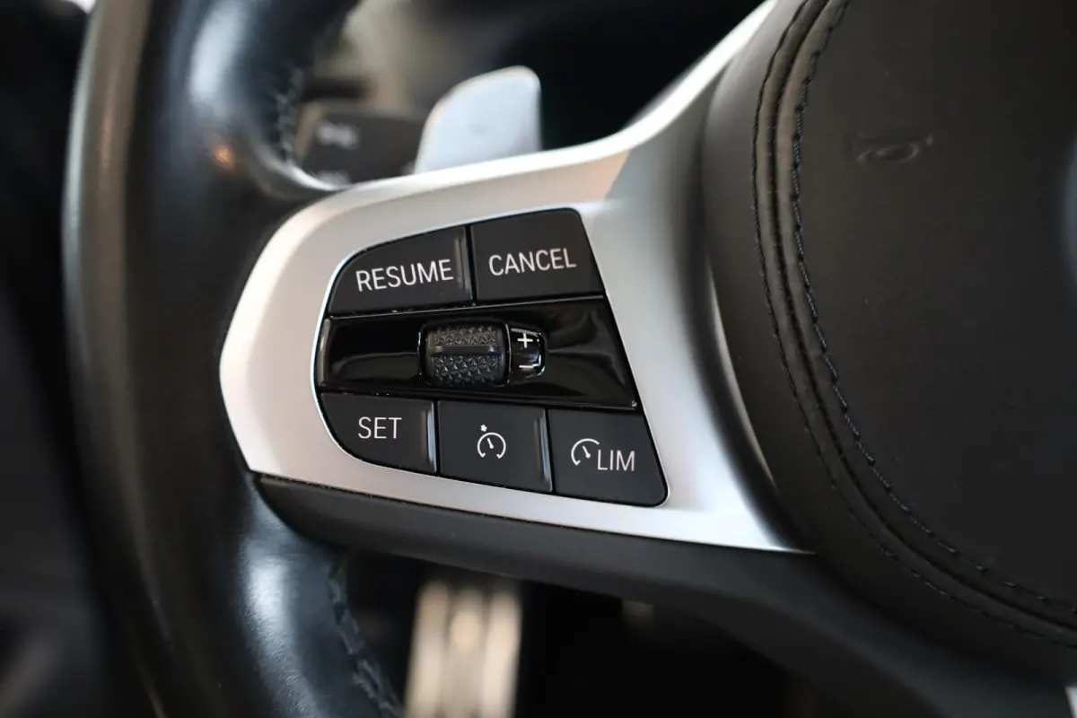 xDrive30e High Executive | M Sportpakket | SOH 93,3% | Panoramadak | Elektr. Trekhaak | Hi-Fi