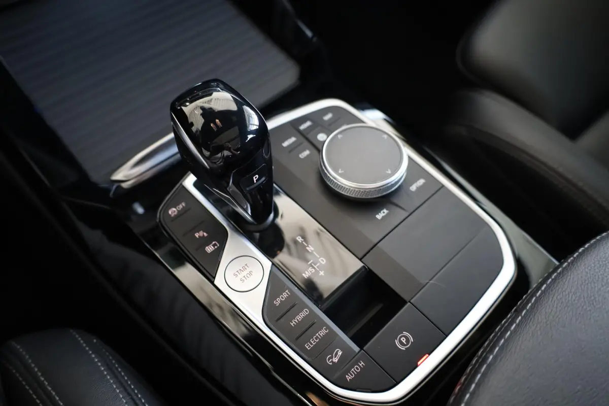 xDrive30e High Executive | M Sportpakket | SOH 93,3% | Panoramadak | Elektr. Trekhaak | Hi-Fi