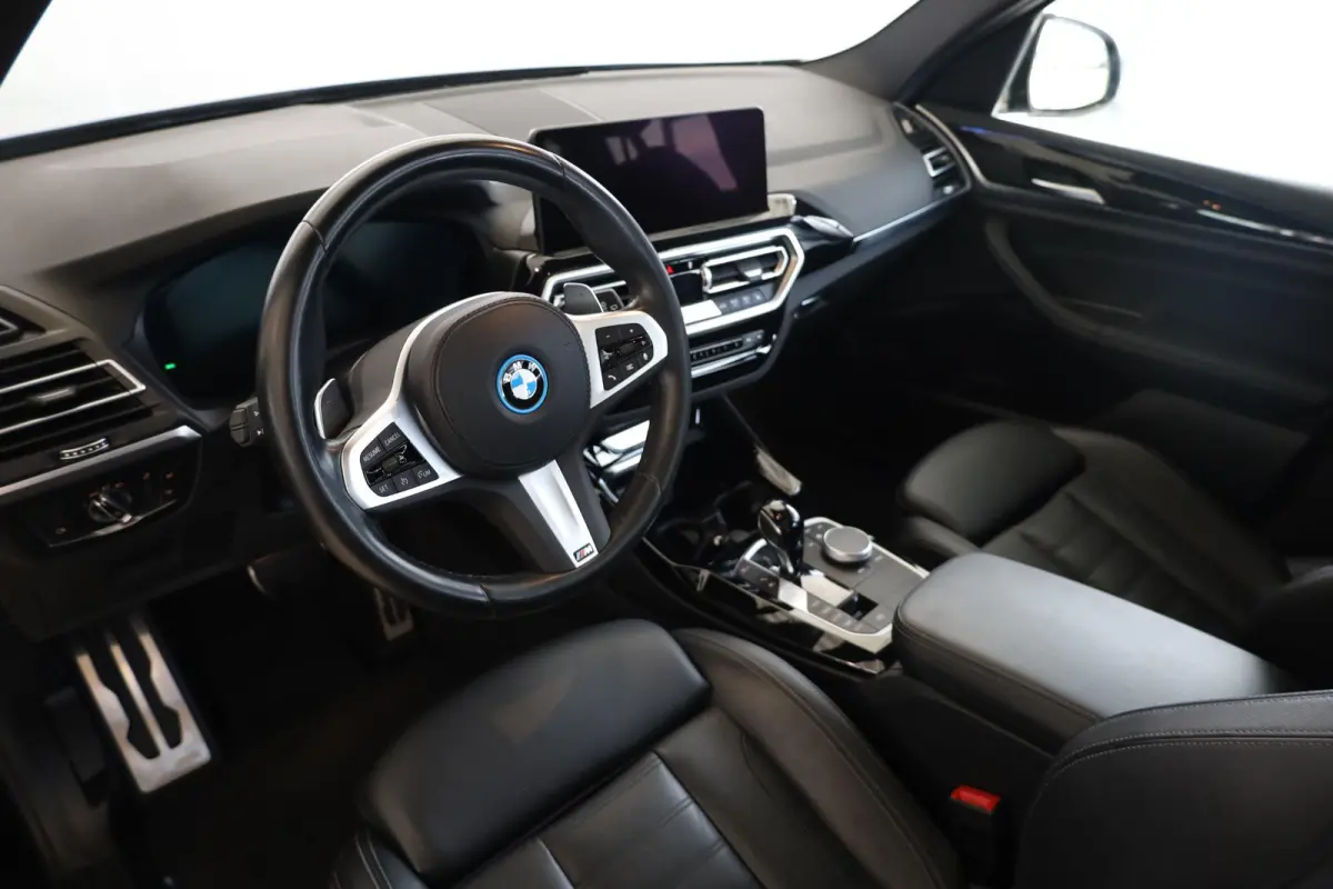 xDrive30e High Executive | M Sportpakket | SOH 93,3% | Panoramadak | Elektr. Trekhaak | Hi-Fi