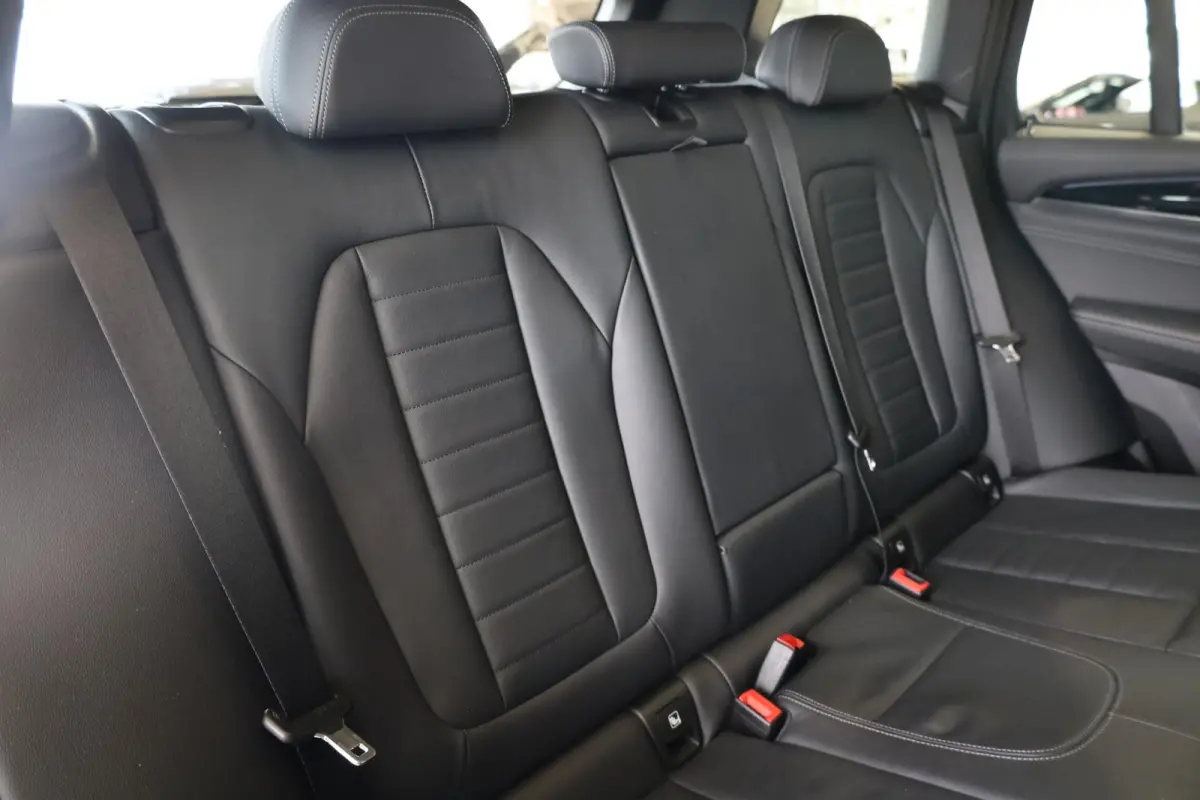 xDrive30e High Executive | M Sportpakket | SOH 93,3% | Panoramadak | Elektr. Trekhaak | Hi-Fi