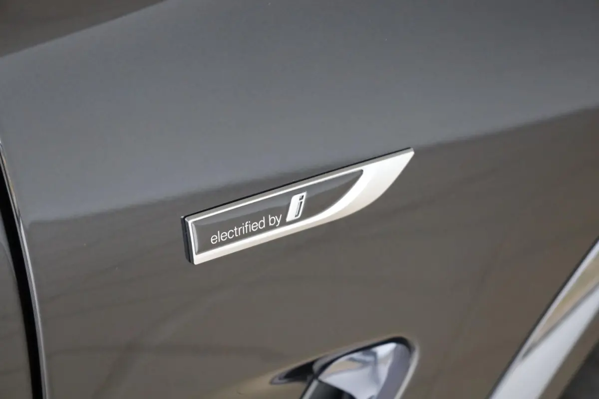 xDrive30e High Executive | M Sportpakket | SOH 93,3% | Panoramadak | Elektr. Trekhaak | Hi-Fi