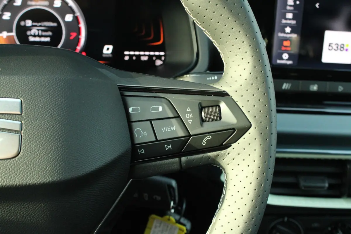 1.0 EcoTSI 95pk Style | Apple Carplay/Android Auto | 16" Velgen | Parkeersensoren