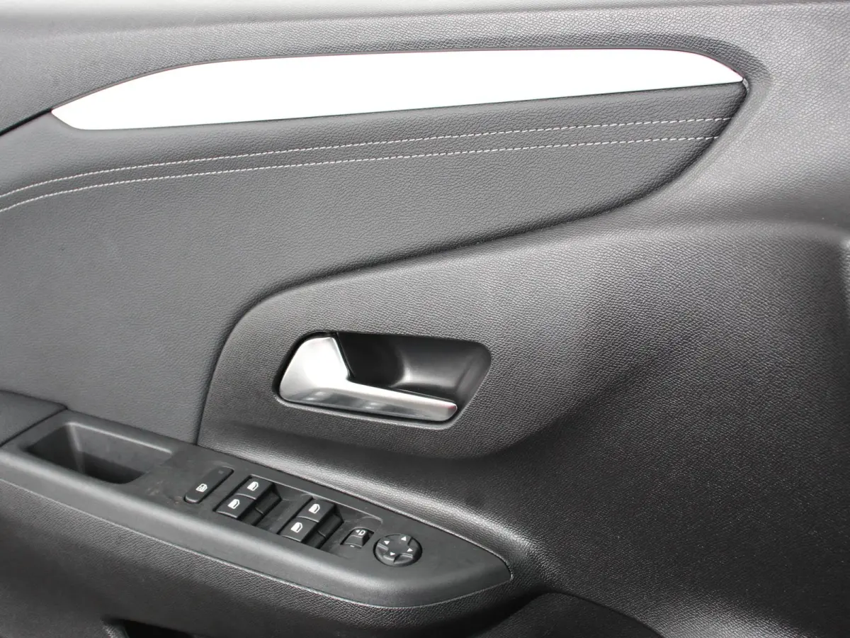 1.2 Turbo 100pk Automaat Hybrid GS-Line Navigatie Apple Carplay/Android Auto Digitale Cockpit Airco Cruise Control Lichtmetalen Velgen Dab