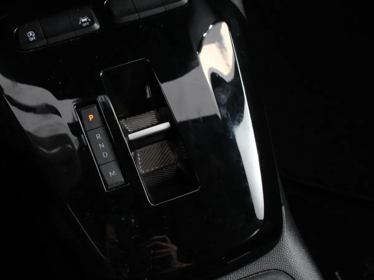 1.2 Turbo 100pk Automaat Hybrid GS-Line Navigatie Apple Carplay/Android Auto Digitale Cockpit Airco Cruise Control Lichtmetalen Velgen Dab