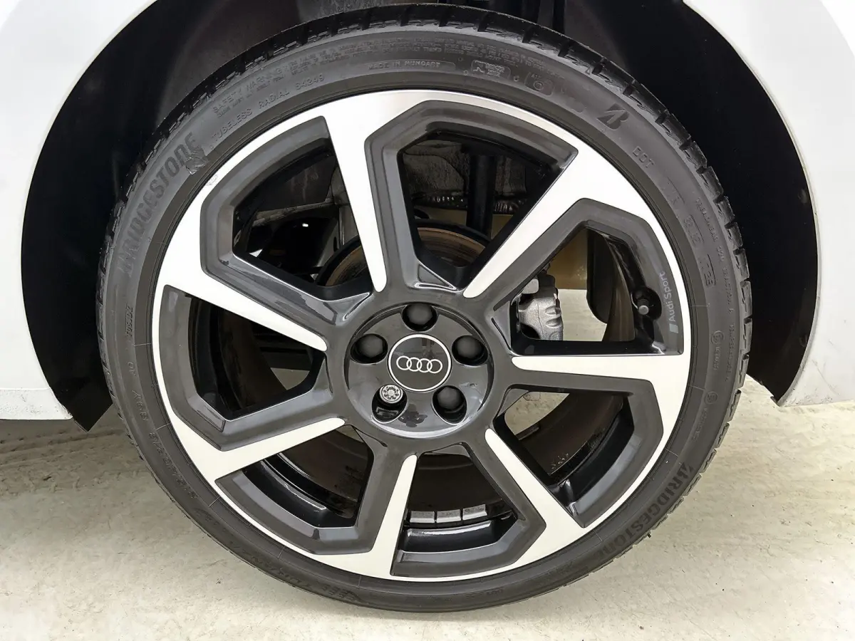 30 TFSI S edition 116 PK | Automaat | Climate Control | Cruise Control | Achteruitrijcamera | Parkeersensoren | Sfeerverlichting | Digitale Cockpit | Privacy glas |
