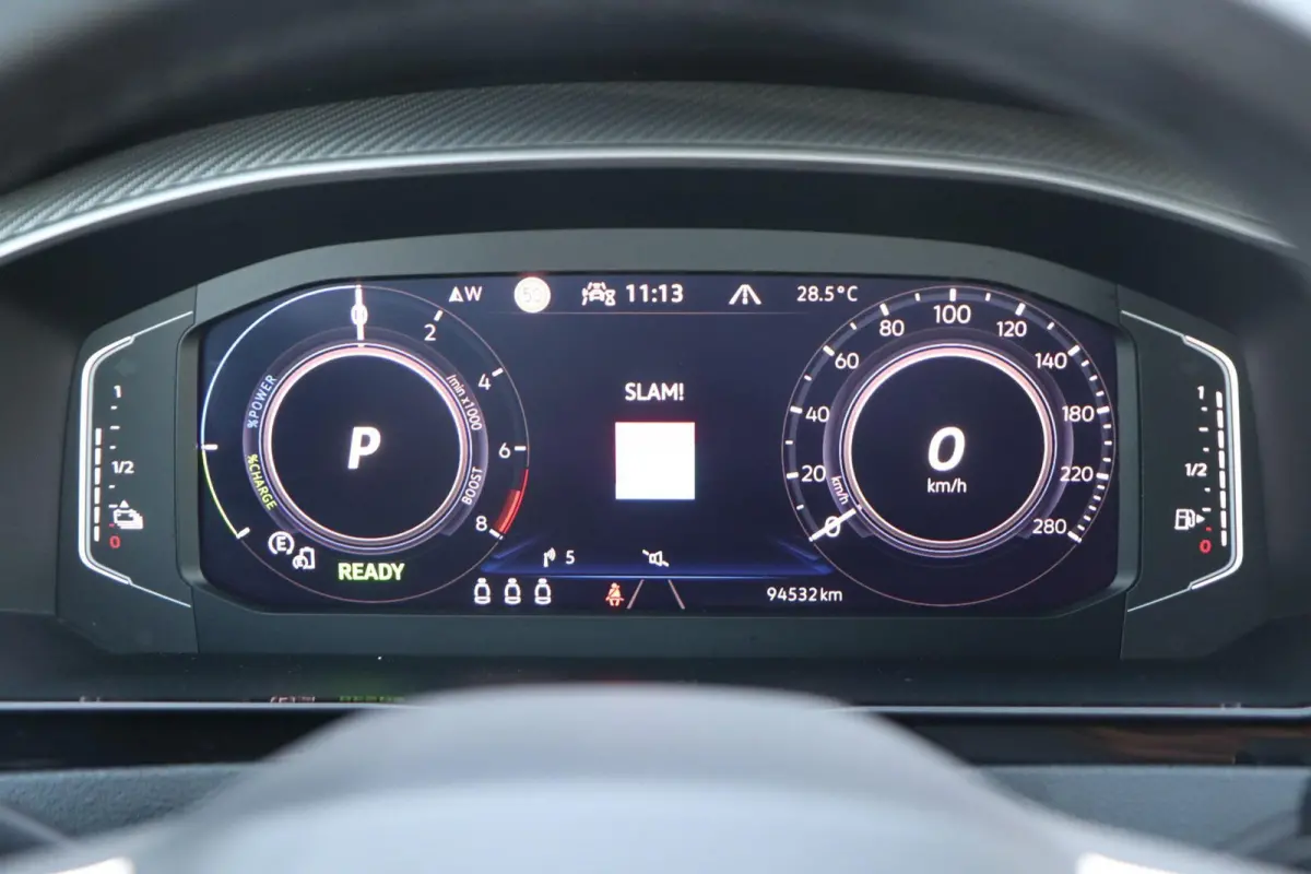 1.4 TSI eHybrid 218pk R-Line Business+ | SoH 98% | Trekhaak | Achteruitrijcamera | Stoelverwarming | Navigatie | App Connect