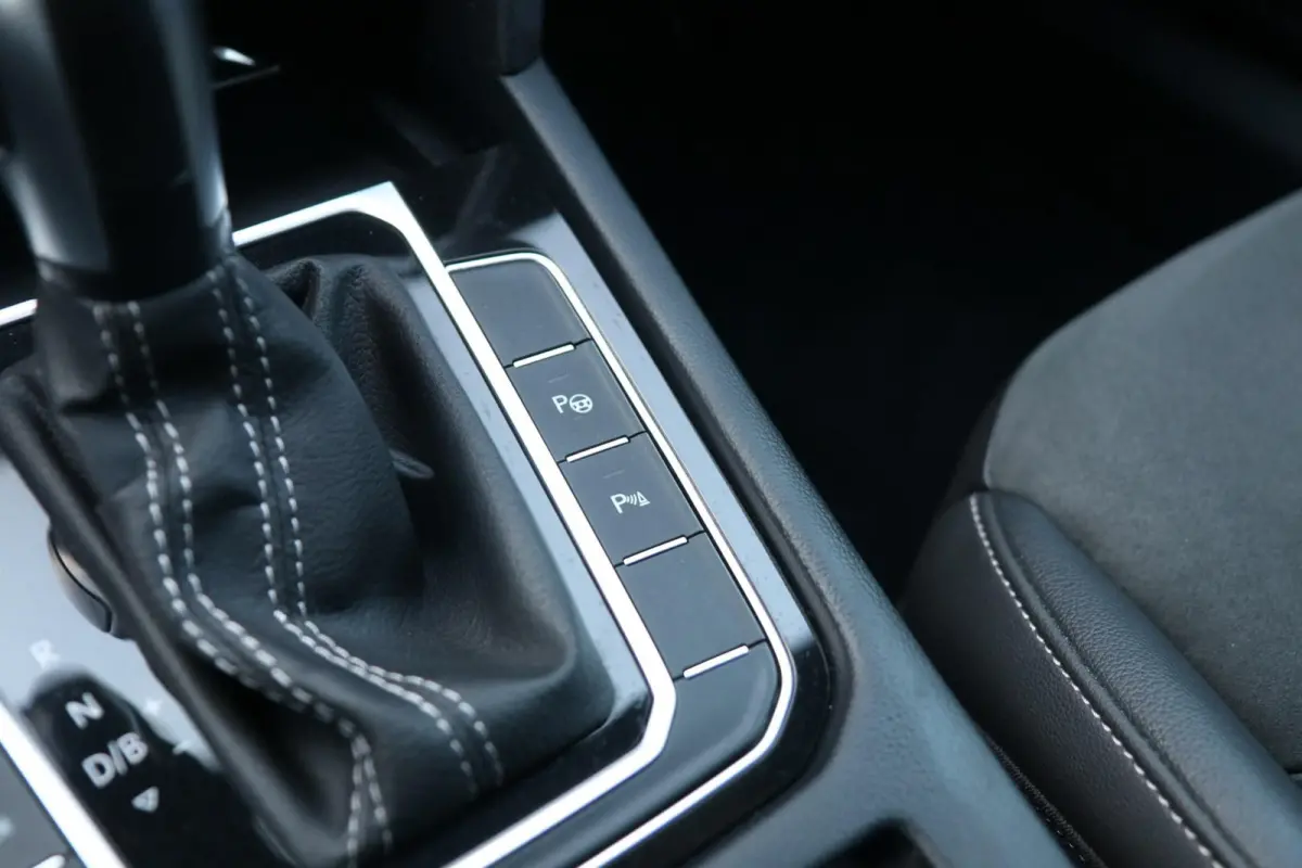 1.4 TSI eHybrid 218pk R-Line Business+ | SoH 98% | Trekhaak | Achteruitrijcamera | Stoelverwarming | Navigatie | App Connect
