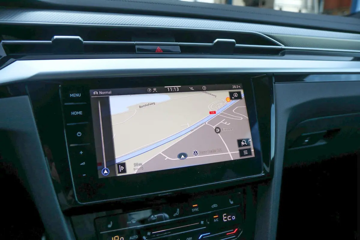 1.4 TSI eHybrid 218pk R-Line Business+ | SoH 98% | Trekhaak | Achteruitrijcamera | Stoelverwarming | Navigatie | App Connect