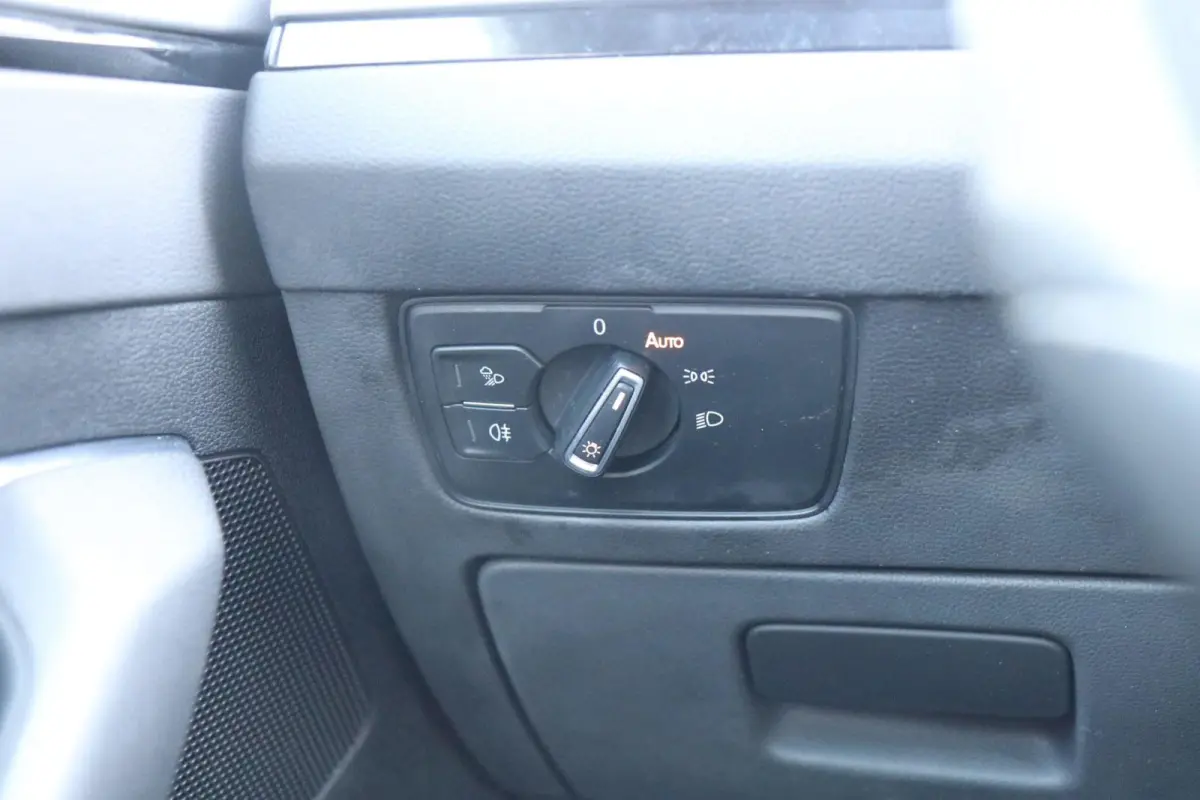 1.4 TSI eHybrid 218pk R-Line Business+ | SoH 98% | Trekhaak | Achteruitrijcamera | Stoelverwarming | Navigatie | App Connect