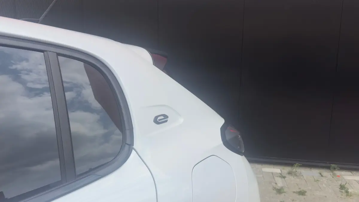 EV GT 350 50 kWh | 3-fase | Pano | Camera | Adap Cruise | Navi | Climate Control | Achteruitrijcamera | Airco (automatisch) | Apple Carplay/Android Auto|telefoonintegratie premium