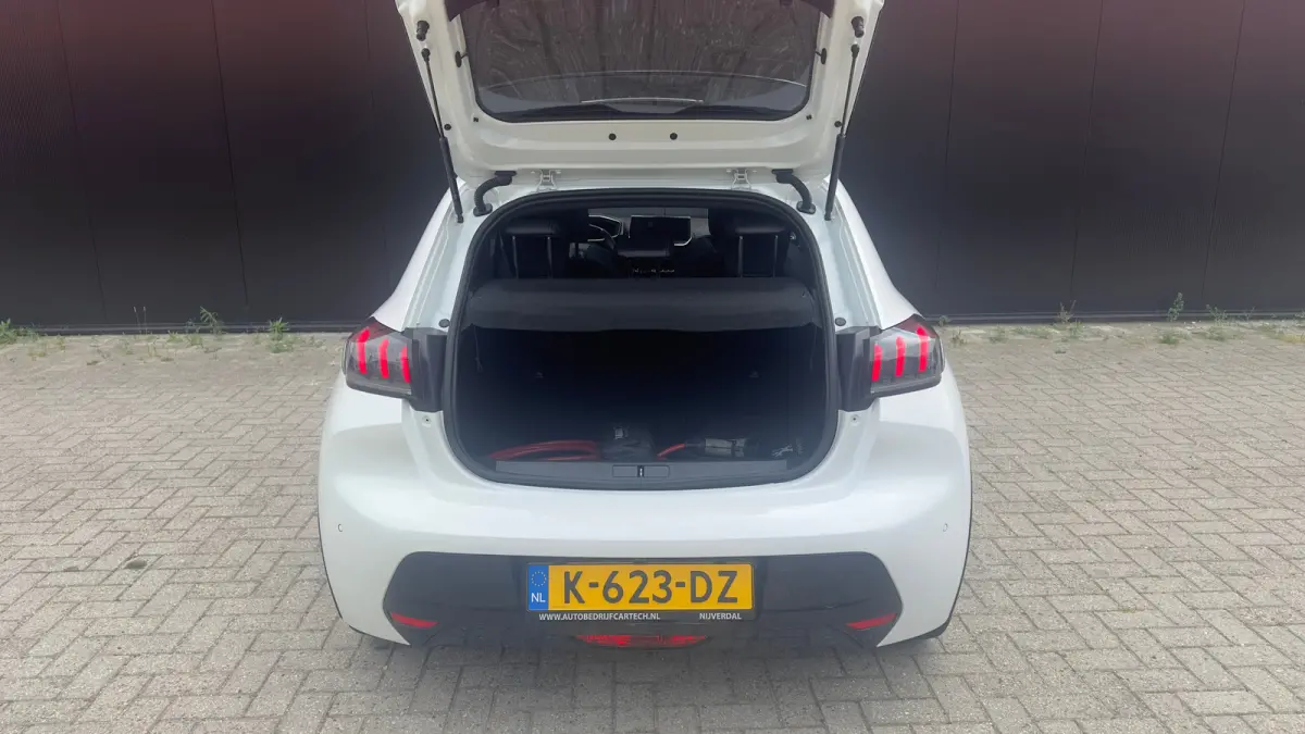 EV GT 350 50 kWh | 3-fase | Pano | Camera | Adap Cruise | Navi | Climate Control | Achteruitrijcamera | Airco (automatisch) | Apple Carplay/Android Auto|telefoonintegratie premium