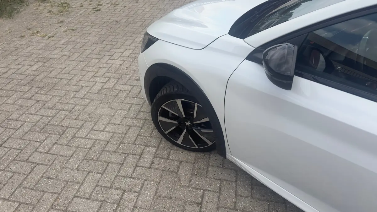 EV GT 350 50 kWh | 3-fase | Pano | Camera | Adap Cruise | Navi | Climate Control | Achteruitrijcamera | Airco (automatisch) | Apple Carplay/Android Auto|telefoonintegratie premium