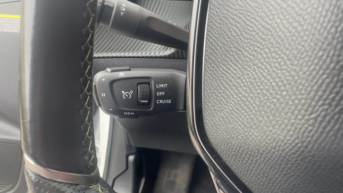 EV GT 350 50 kWh | 3-fase | Pano | Camera | Adap Cruise | Navi | Climate Control | Achteruitrijcamera | Airco (automatisch) | Apple Carplay/Android Auto|telefoonintegratie premium