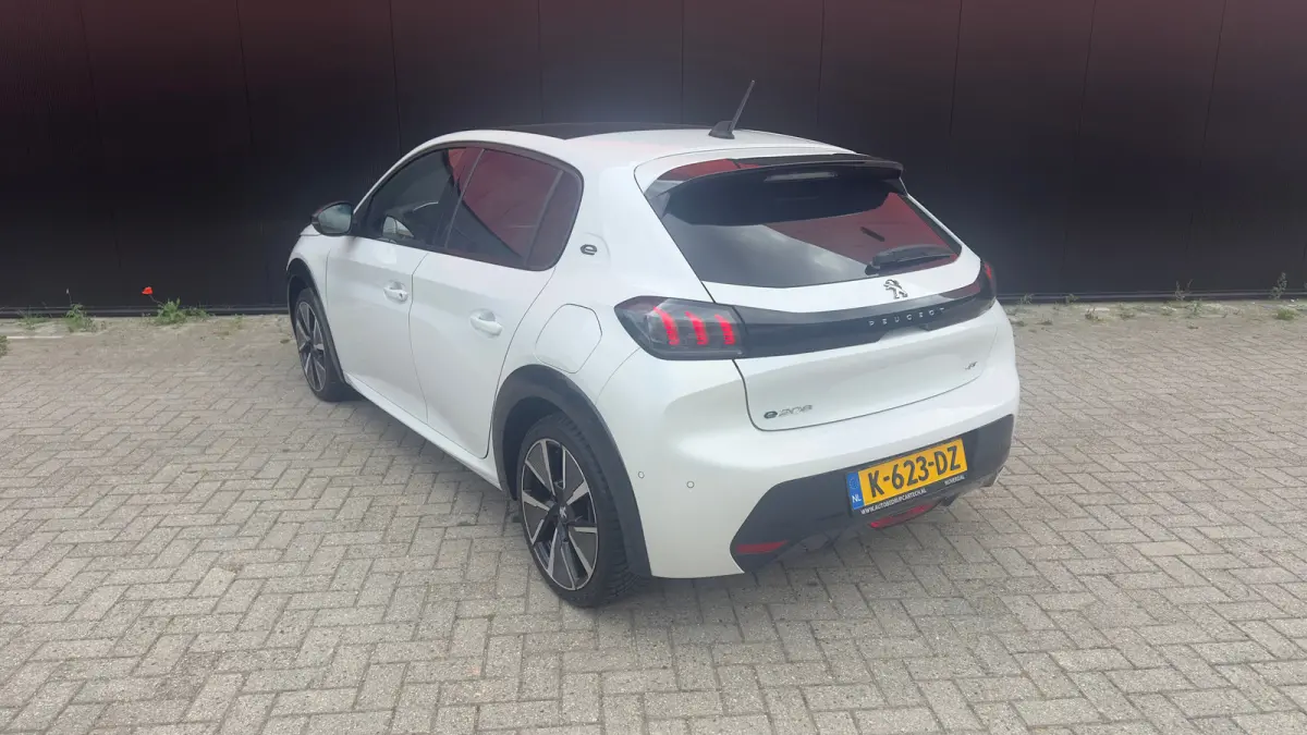 EV GT 350 50 kWh | 3-fase | Pano | Camera | Adap Cruise | Navi | Climate Control | Achteruitrijcamera | Airco (automatisch) | Apple Carplay/Android Auto|telefoonintegratie premium