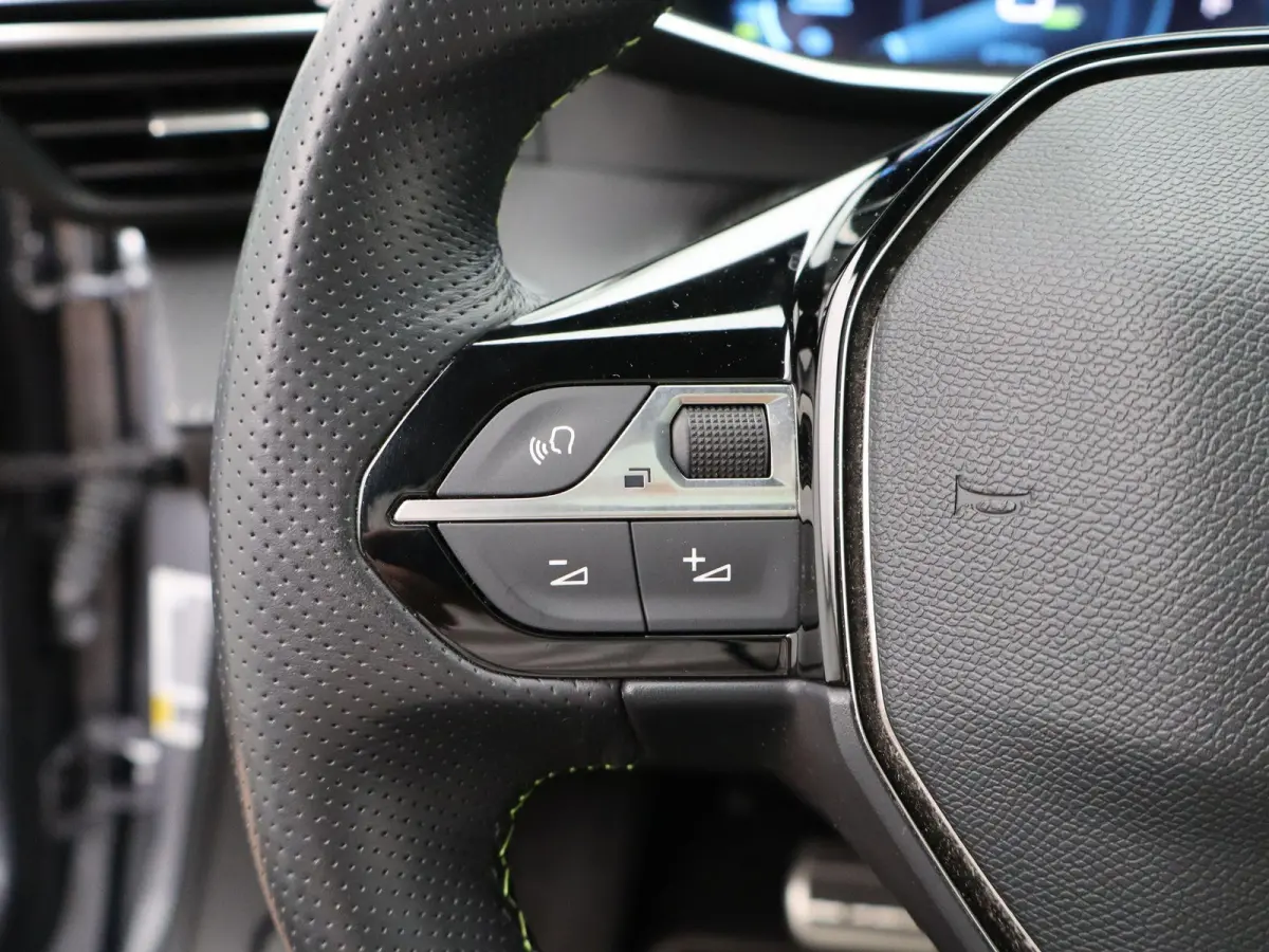 EV GT Pack 50 kWh | Panoramadak | Adaptieve Cruise | Stoelverwarming | 27.699 km |