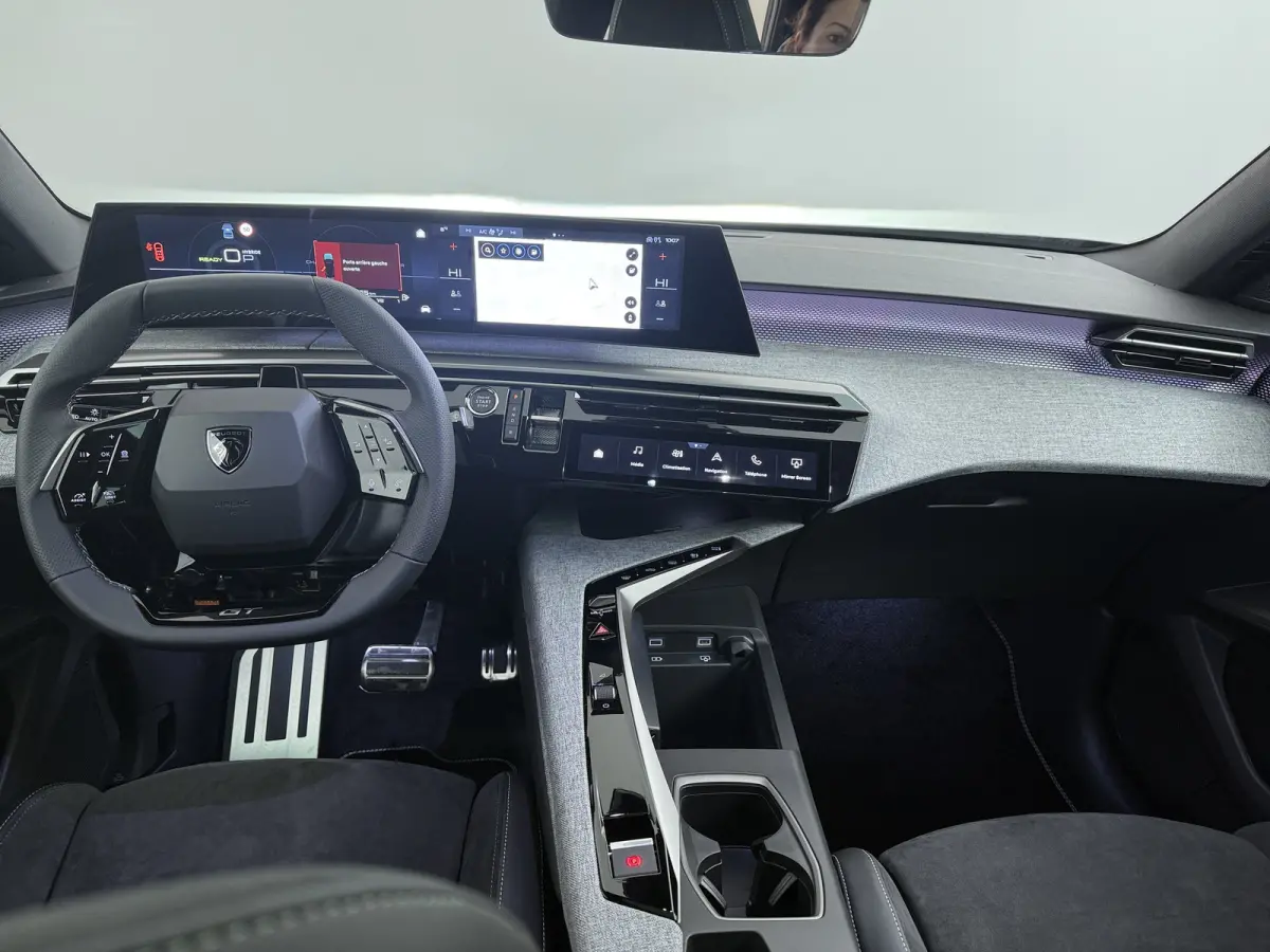 GT | Adaptieve cruise control met Stop&Go functie | LED 3D-achterlichten | Pack Safety Plus