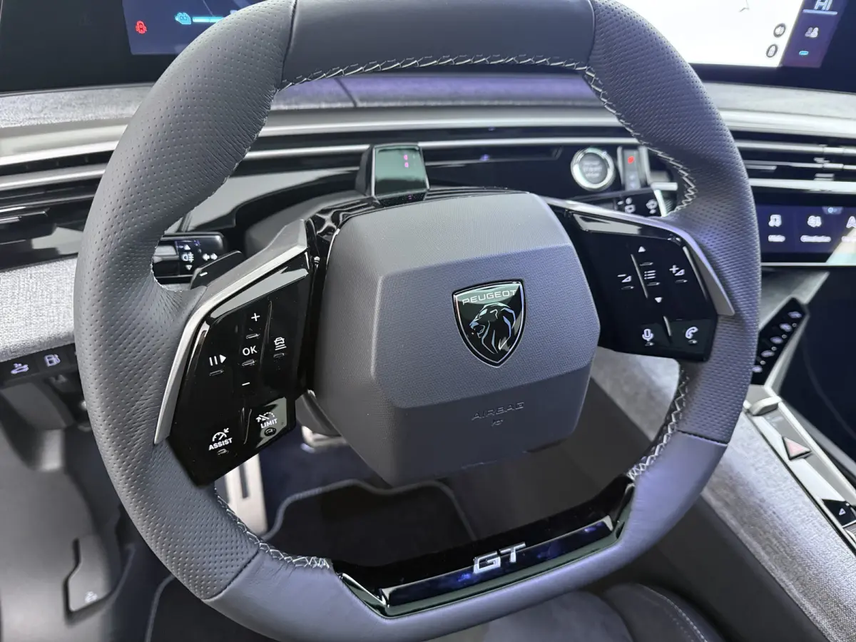 GT | Adaptieve cruise control met Stop&Go functie | LED 3D-achterlichten | Pack Safety Plus