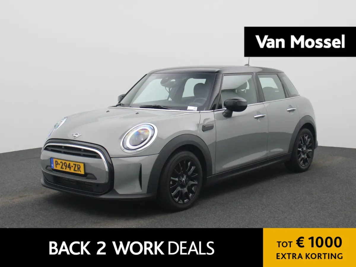 1.5 Cooper Business Edition | Automaat | Navigatie | Stoel verwarming | Sfeer verlichting | Virtual cockpit | Half leder | Climate Control | Parkeer sensoren | DAB | Lichtmetalen Velgen| Uni