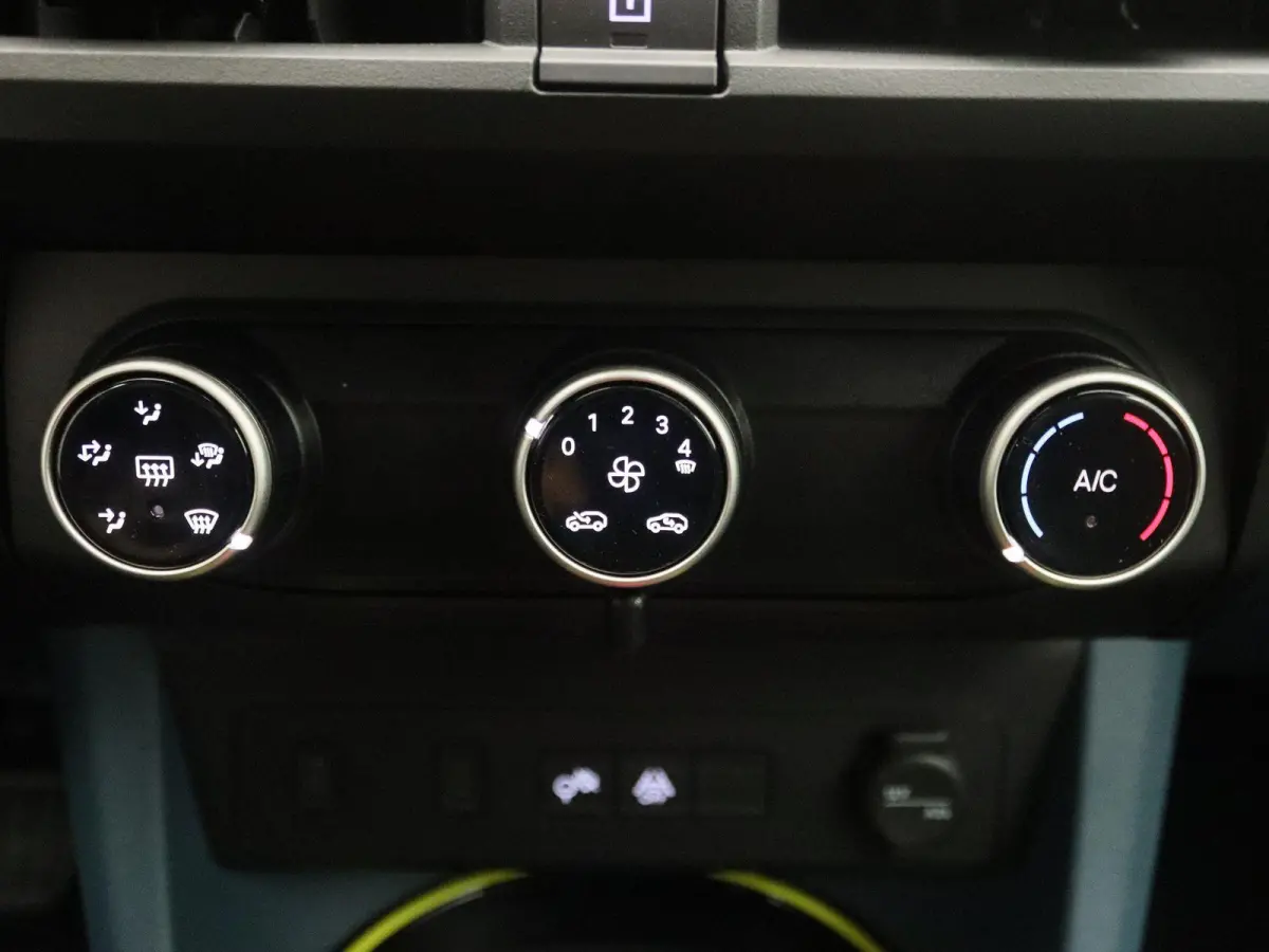 1.2 Hybrid ICON | Direct Rijden | DAB Radio | Apple Carplay & Android Auto | Parkeersensoren Achter |