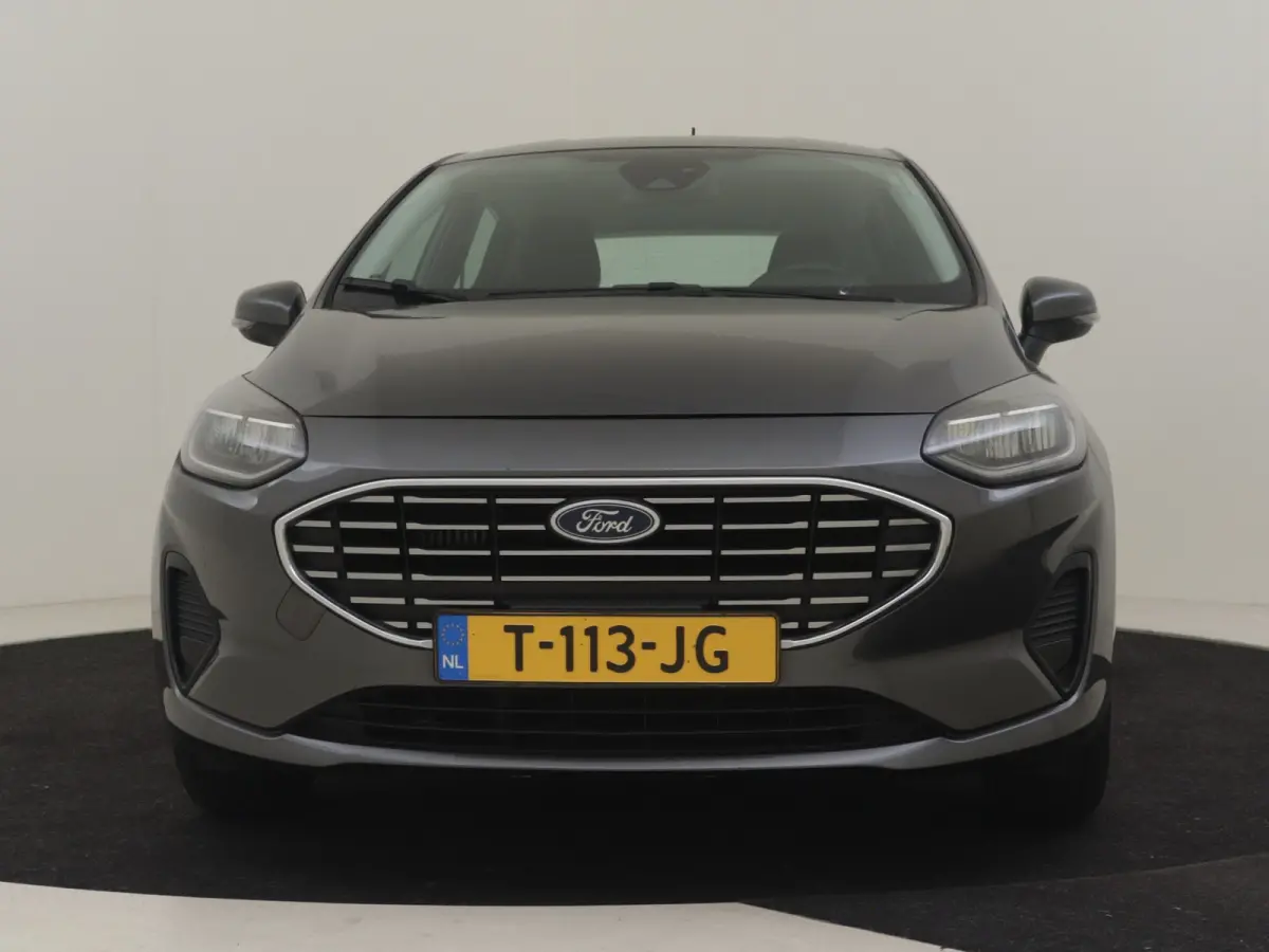 1.0 EcoBoost Hybrid Titanium l Cr Control l Climate Control l Stoel/stuurverwarming | Parkeersensoren l Naviagtie l Apple Car play l Metallic lak l