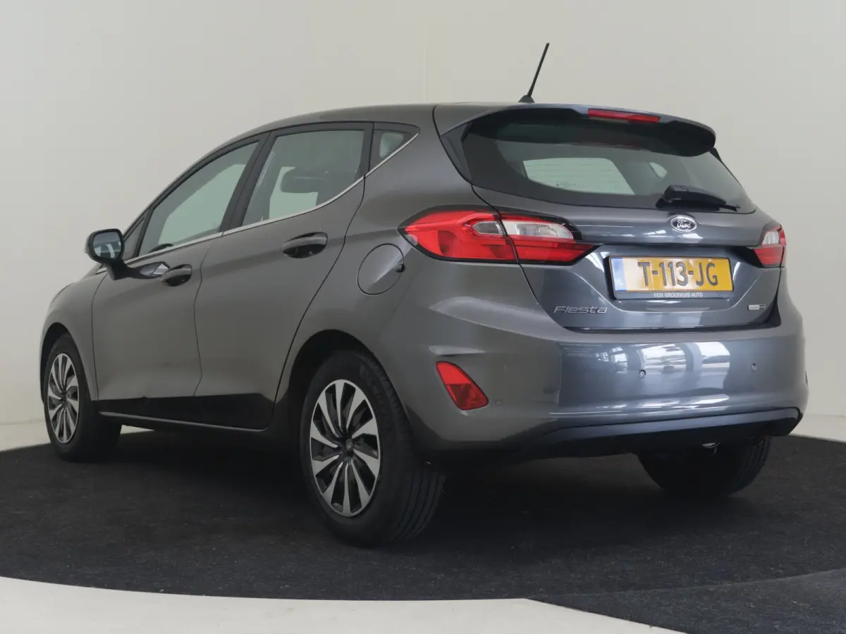 1.0 EcoBoost Hybrid Titanium l Cr Control l Climate Control l Stoel/stuurverwarming | Parkeersensoren l Naviagtie l Apple Car play l Metallic lak l