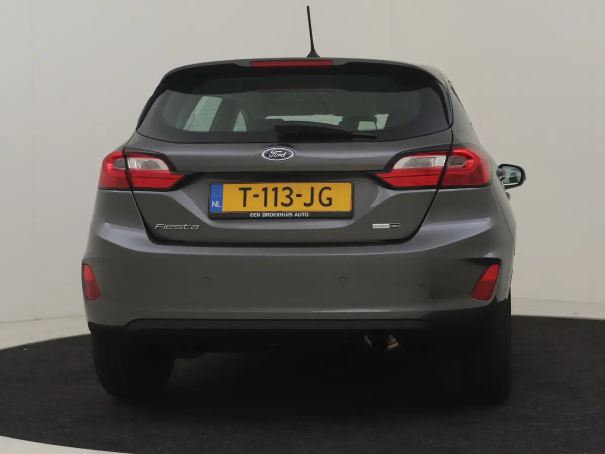 1.0 EcoBoost Hybrid Titanium l Cr Control l Climate Control l Stoel/stuurverwarming | Parkeersensoren l Naviagtie l Apple Car play l Metallic lak l
