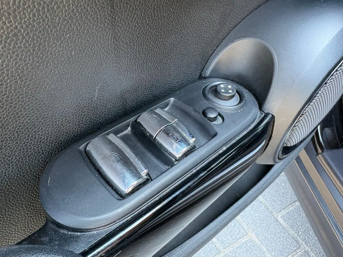 1.5i 136PK Chili Serious Business Cabrio/ Parkeersensoren/ Navigatie