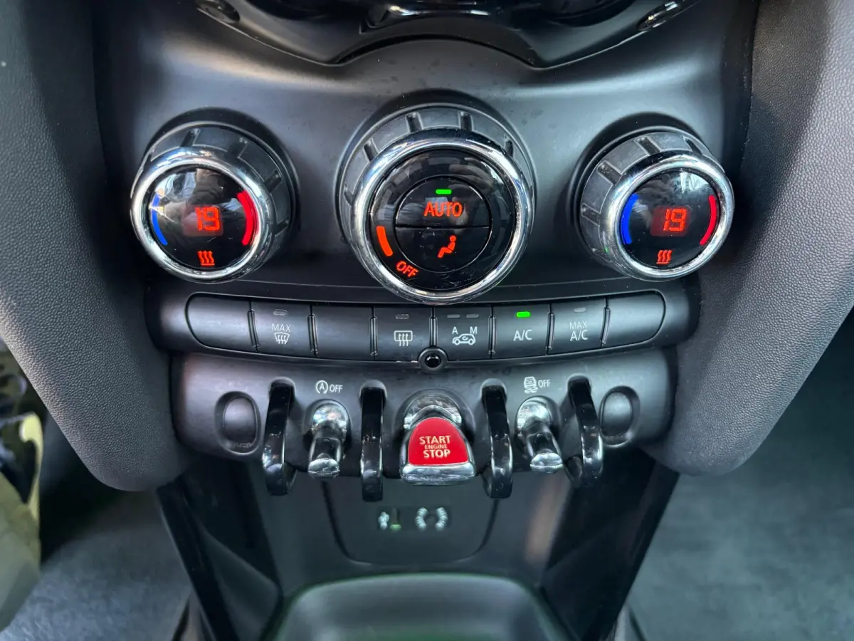 1.5i 136PK Chili Serious Business Cabrio/ Parkeersensoren/ Navigatie