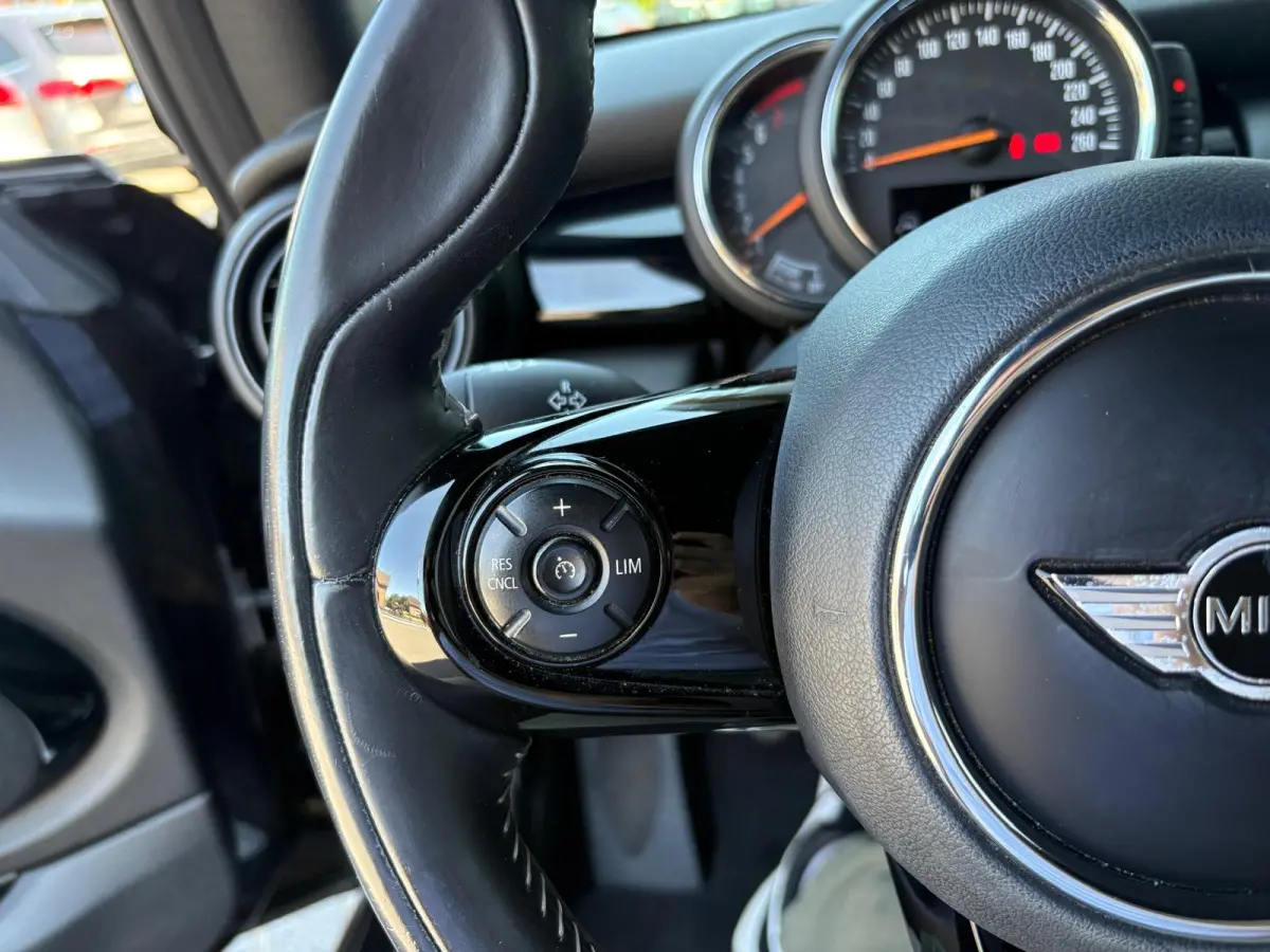 1.5i 136PK Chili Serious Business Cabrio/ Parkeersensoren/ Navigatie