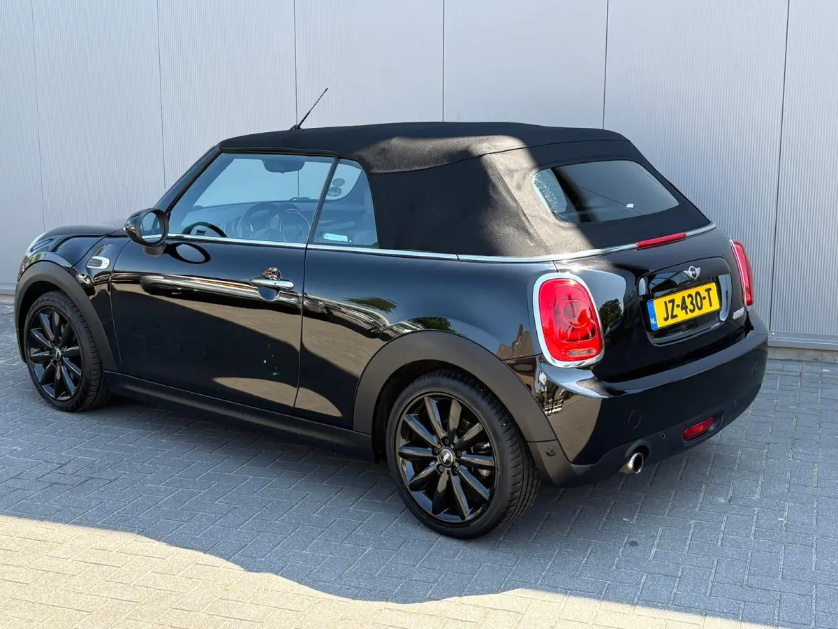 1.5i 136PK Chili Serious Business Cabrio/ Parkeersensoren/ Navigatie