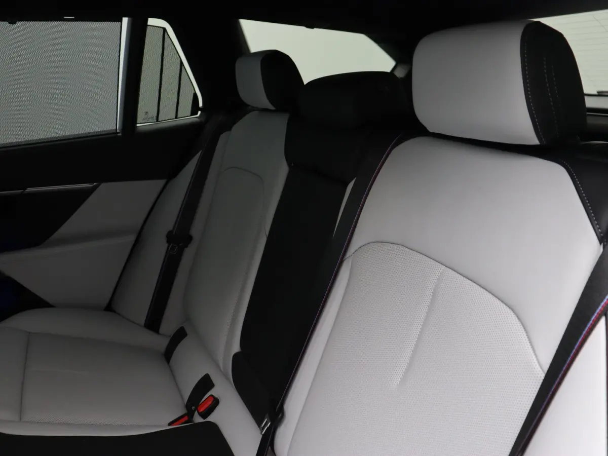 M5 Comfort Pack | M Carbon-keramische remmen | SoH 100% | Stuurwielrand verwarmd | Driving Assistant Plus | Bowers & Wilkins