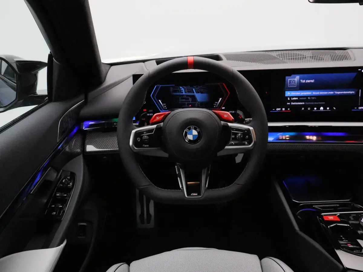 M5 Comfort Pack | M Carbon-keramische remmen | SoH 100% | Stuurwielrand verwarmd | Driving Assistant Plus | Bowers & Wilkins