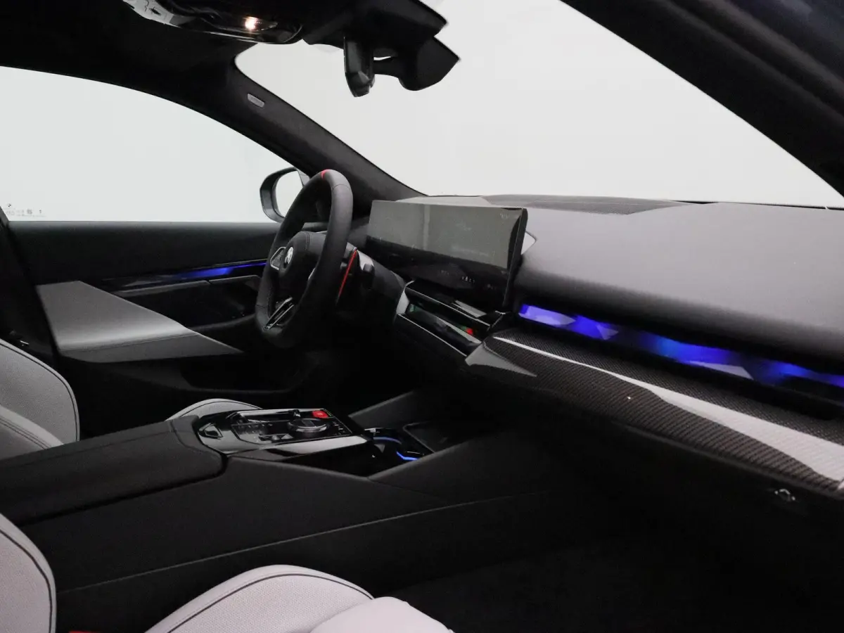 M5 Comfort Pack | M Carbon-keramische remmen | SoH 100% | Stuurwielrand verwarmd | Driving Assistant Plus | Bowers & Wilkins