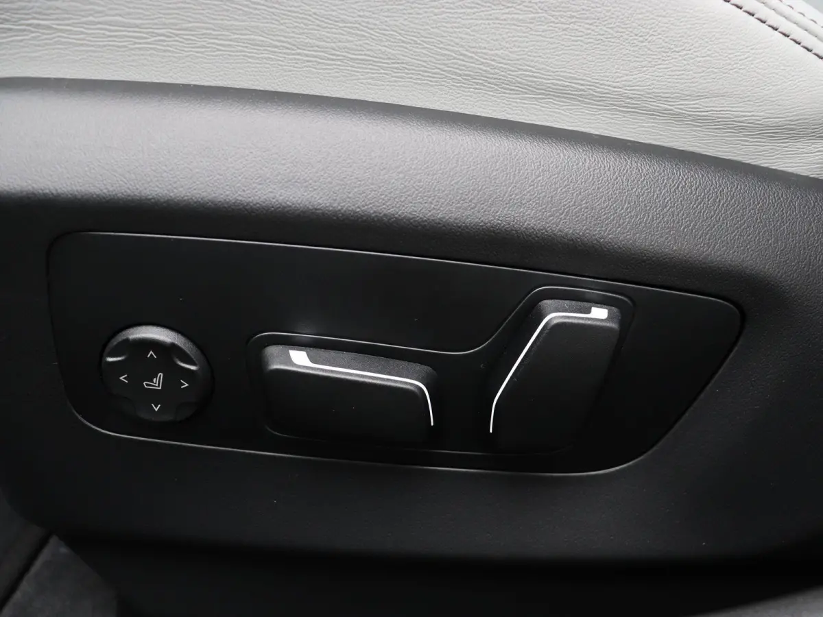 M5 Comfort Pack | M Carbon-keramische remmen | SoH 100% | Stuurwielrand verwarmd | Driving Assistant Plus | Bowers & Wilkins