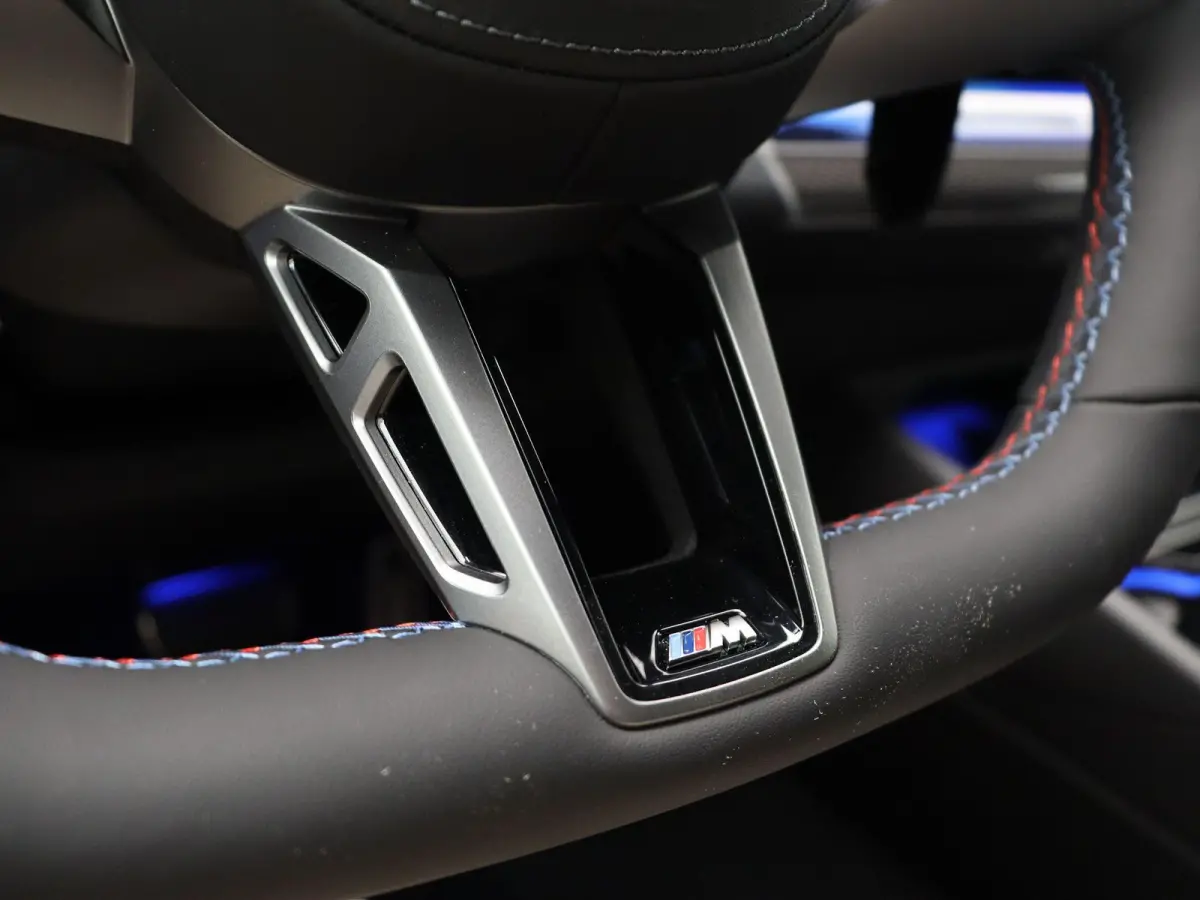 M5 Comfort Pack | M Carbon-keramische remmen | SoH 100% | Stuurwielrand verwarmd | Driving Assistant Plus | Bowers & Wilkins