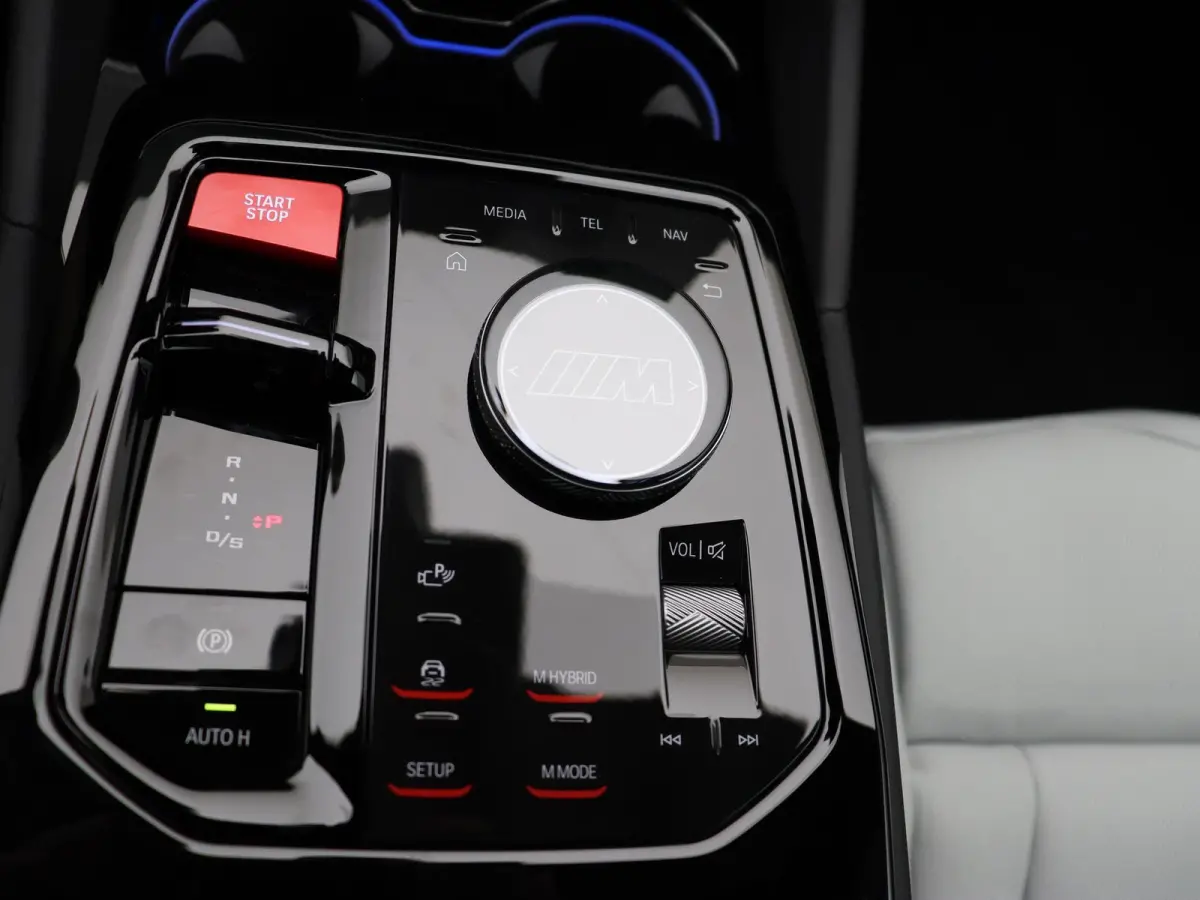 M5 Comfort Pack | M Carbon-keramische remmen | SoH 100% | Stuurwielrand verwarmd | Driving Assistant Plus | Bowers & Wilkins