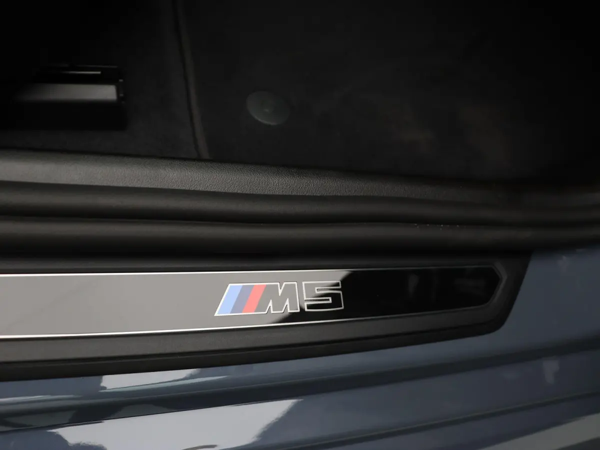 M5 Comfort Pack | M Carbon-keramische remmen | SoH 100% | Stuurwielrand verwarmd | Driving Assistant Plus | Bowers & Wilkins
