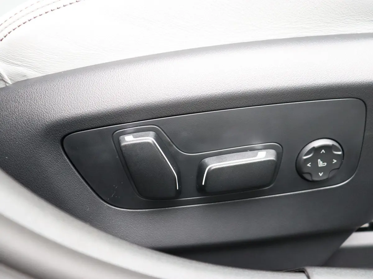 M5 Comfort Pack | M Carbon-keramische remmen | SoH 100% | Stuurwielrand verwarmd | Driving Assistant Plus | Bowers & Wilkins