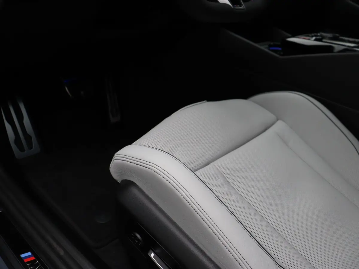 M5 Comfort Pack | M Carbon-keramische remmen | SoH 100% | Stuurwielrand verwarmd | Driving Assistant Plus | Bowers & Wilkins