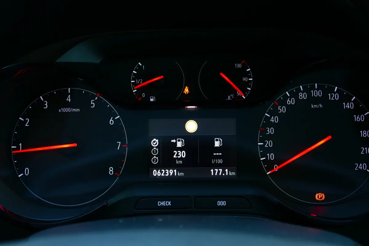 1.2 TURBO 110PK EDITION / CAMERA / AFN.TREKHAAK / LED / DAB / NAVI / AIRCO / PDC / BLUETOOTH / CRUISECONTROL / 2E EIGENAAR / SCHITTERENDE STAAT !!