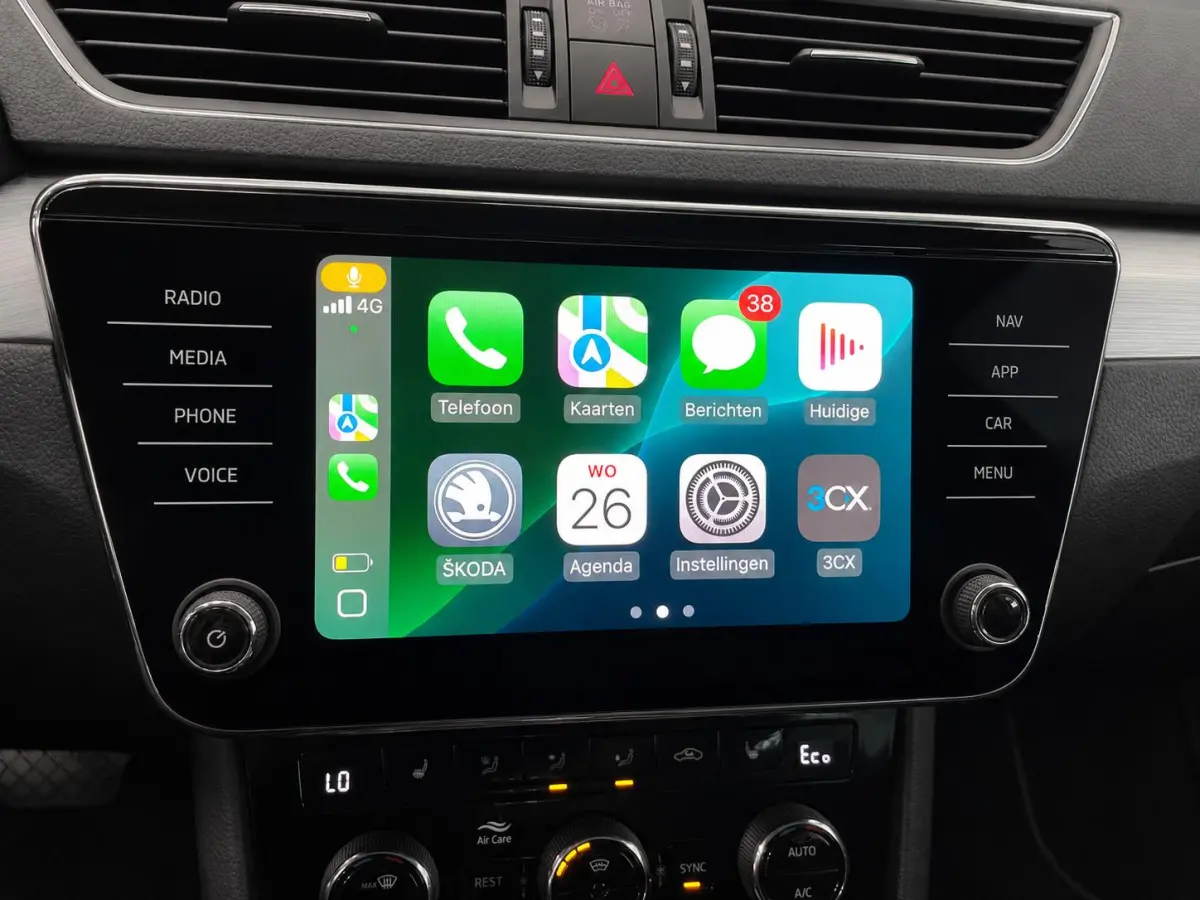 1.4 TSI DSG iV Business Edition Plus SoH 92% Trekhaak Camera Navi Carplay DCC Stoelverwarming Verwarmbare Voorruit Cruise Control Full LED PDC VA