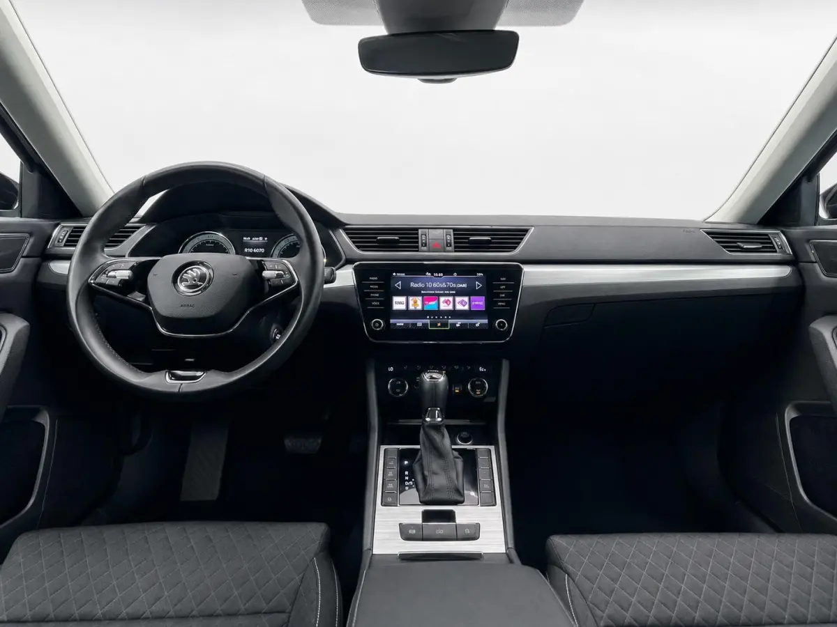 1.4 TSI DSG iV Business Edition Plus SoH 92% Trekhaak Camera Navi Carplay DCC Stoelverwarming Verwarmbare Voorruit Cruise Control Full LED PDC VA